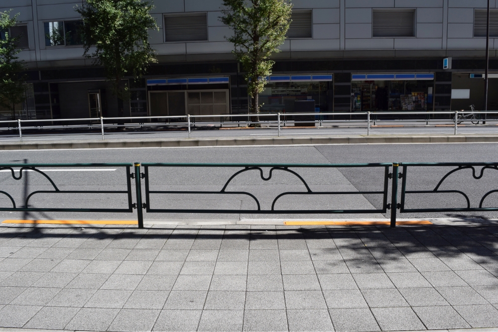 道路のフェンス