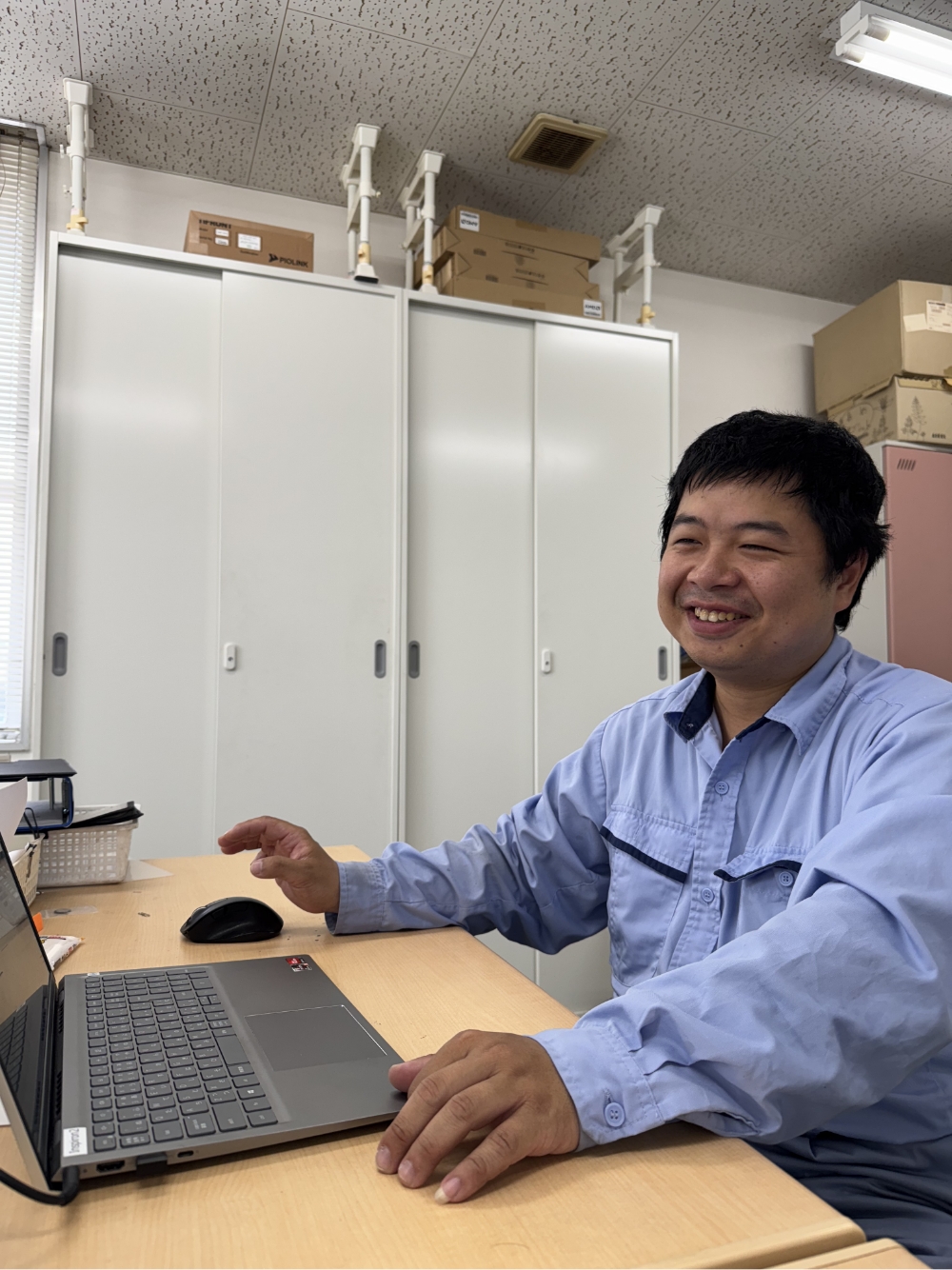 働く社員　イメージ