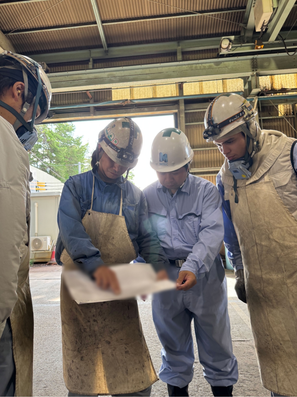 働く社員　イメージ