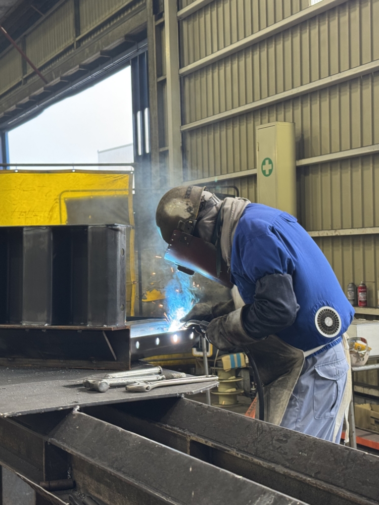 働く社員　イメージ